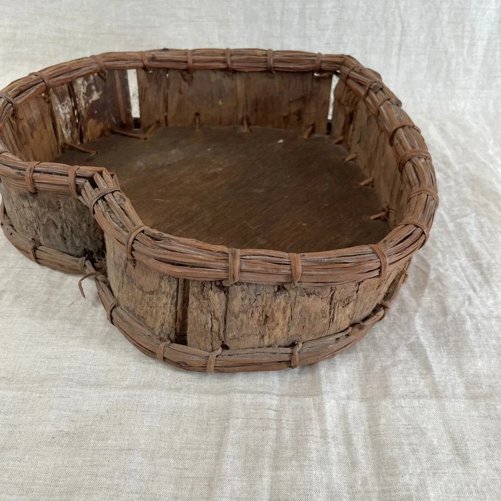 Vintage Heart Shaped Bark Basket Rustic Entryway Catchall Tray